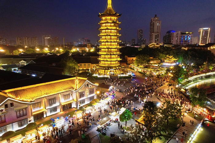 航拍里运河文化长廊景区。张弢摄