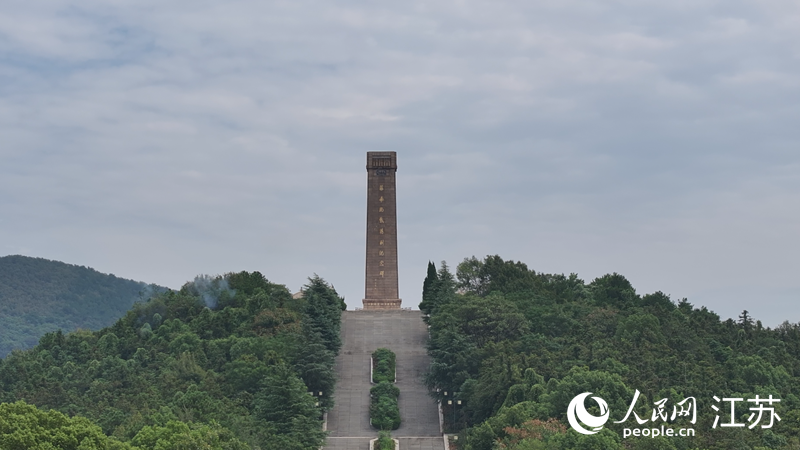 句容市茅山脚下的苏南抗战胜利纪念碑。人民网 范尧摄