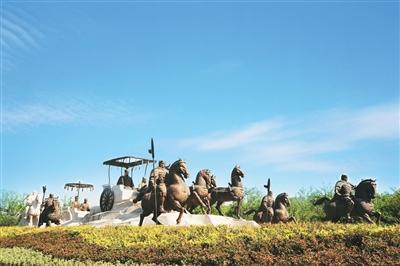 徐州汉文化景区“车马出行”雕塑广场。