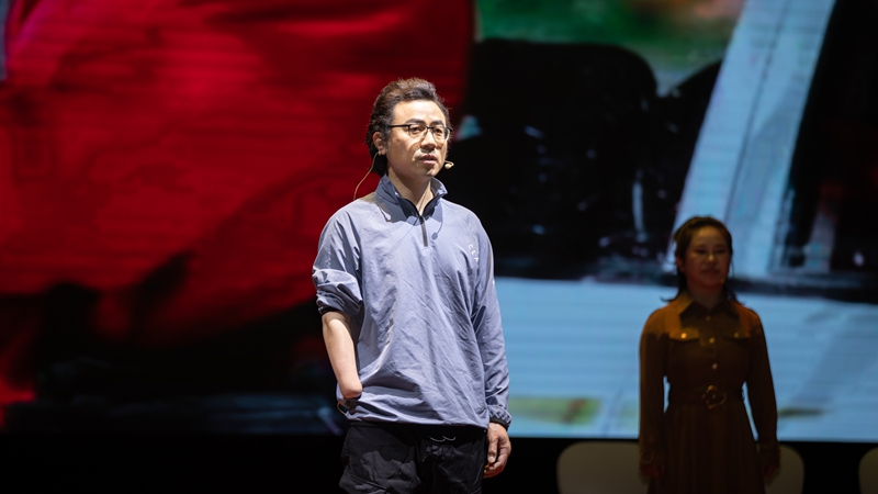 朱庆出演舞台剧《生命的告白》。受访者供图